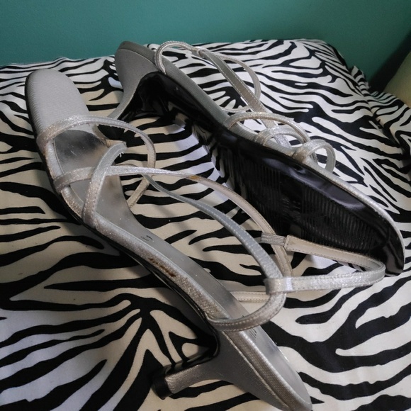 Stuart Weitzman shoes 6.5N - Picture 3 of 6